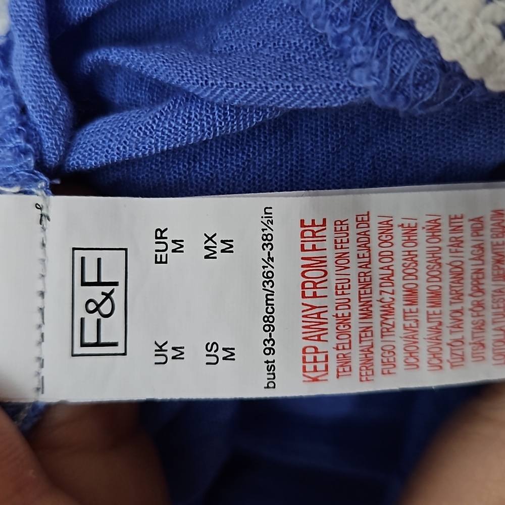 Size M shirred bust embroidered summer slip dress, adjustable straps - Picture 10 of 12